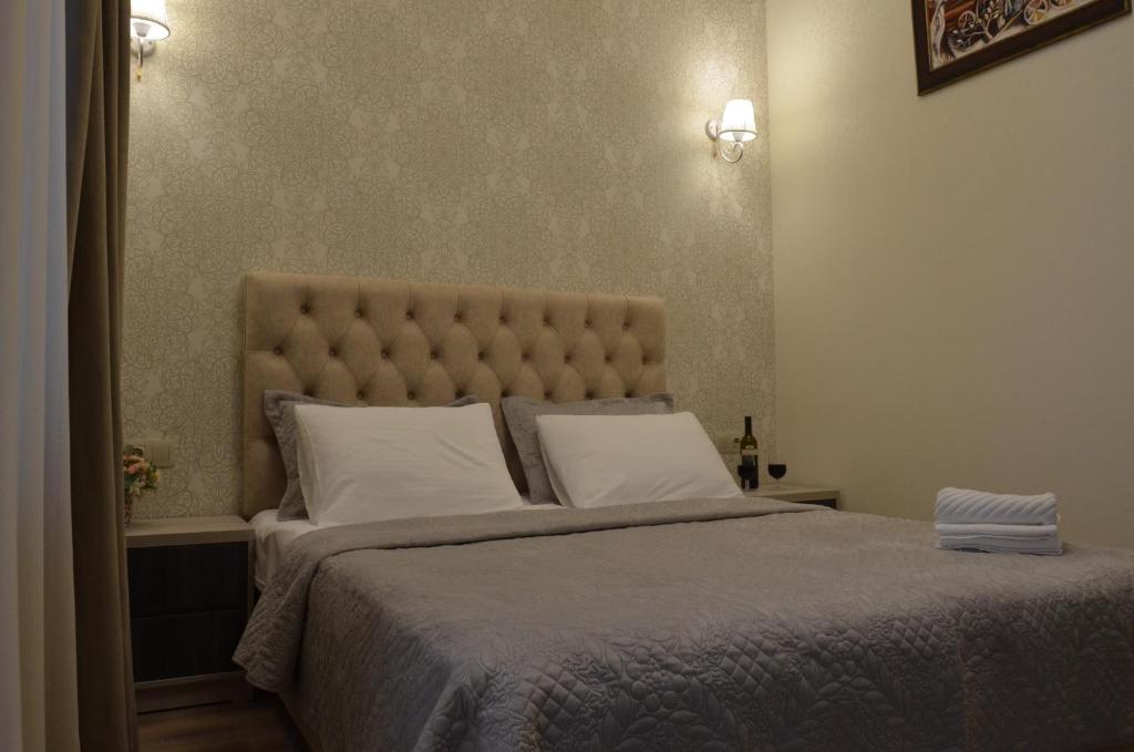 Hotel Griboedov room 5